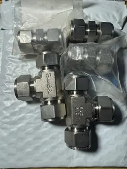LOT OF 5 SWAGELOK SS-1210-3 STAINLESS STEEL 3/4