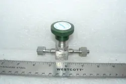 SWAGELOK SS-4H-TH3 STAINLESS STEEL BELLOWS SEALED VALVE