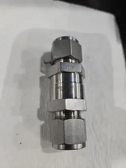 NEW OPEN BOX SWAGELOK SS-CHS8-1 POPPET CHECK VALVE 1/2 PSI FREESHIPPING