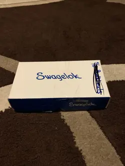 SWAGELOK SS-600-61SC11 NEW IN BOX 4 PCS CLEAN TO SC11