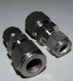 LOT OF 2 NEW SWAGELOK SS-810-6-6 TUBE FITTING REDUCING UNION 1/2