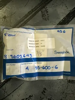 SWAGELOK SS-600-6 UNION COUPLING 3/8 X 3/8 FEMALE STAINLESS STEEL LOT OF 4 NEW