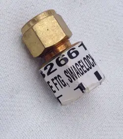 CONNECTOR TUBE FITTING SWAGELOK B-810-7-8 B81078 LET-LOCK 1/2