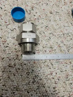 SWAGELOK FITTING