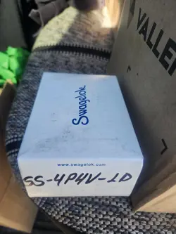 SWAGELOK SS LOT NEW!