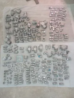 300 (+) SWAGELOK STAINLESS STEEL COMPRESSION FITTINGS  316 SS 85 LBS