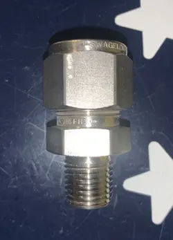SWAGELOK  1/2 TUBE X 1/4 MNPT STAINLESS STEEL STRAIGHT FITTING    SS-810-1-4