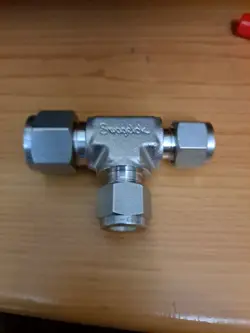 SWAGELOK SS-810-3-6-6 ,,  1/2