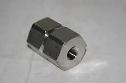 1/4 FNPT X 3/4 FNPT 316SS HEX REDUCING COUPLING SWAGELOK SS-12-HRCG-4