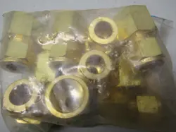 SWAGELOK B-810-7-8 CONNECTOR LOT OF 10