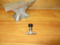 WHITEY SS-ORS2 *NOS* STAINLESS STEEL NEEDLE VALVE SWAGELOK