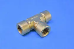 SWAGELOK B-8-T BRASS PIPE FITTING TEE 1/2IN. FEMALE NPT
