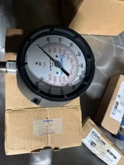 ??SWAGELOK GAUGE - 1000 PSI - PGI-115P-NG1000-LAPX-J  4 1/2