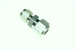 SWAGELOK SS-600-6-4 TUBE FITTING - SILVER