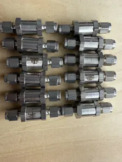 SWAGELOK  CHECK VALVE  SS-2C-1/3