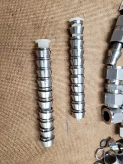 STAINLESS STEEL SWAGELOK