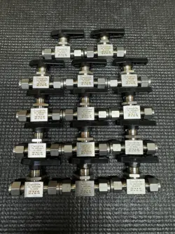 BRAND NEW!! SWAGELOK 1/4 BALL VALVE SS-42GS4 SEVERAL AVAILABLE