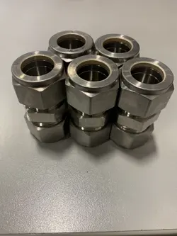 SWAGELOK SS-1010-6 STAINLESS STEEL TUBE FITTING UNION 5/8 TO 5/8