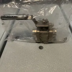 SWAGELOK STAINLESS STEEL SS-63TF6 3-PIECE 3/8 FNPT 60 SERIES BALL VALVE
