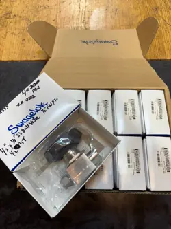 LOT OF 10 NEW SWAGELOK SS-45F8-S8 BALL VALVE 1/2 TUBING TO  1/2