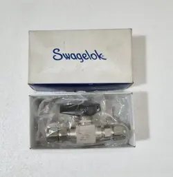 BOX OF 2 SWAGELOK SS-83KS8 1/2