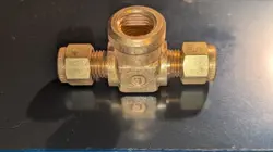 BRASS SWAGELOK FITTING, FEMALE BRANCH TEE 1/4