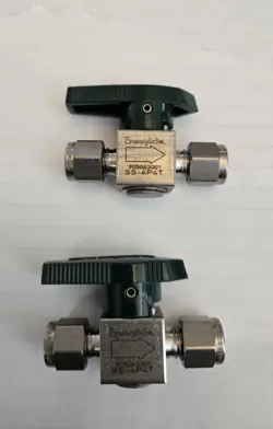 PLUG VALVE SS-4P4T