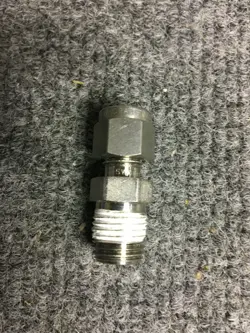 SWAGELOK FITTING SS-600-1-4RT 1/4