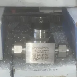 SWAGELOK SS-44TS6 MANUAL