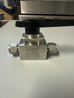 SWAGELOK SS-45TS8 BALL VALVE 40 SERIES 2500 PSI, 1/2
