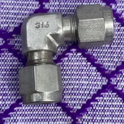 1-PC SWAGELOK 1/4” X 1/4” TUBE COMPRESSION ELBOW, SS-400-9, STAINLESS STEEL USA