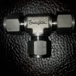 SWAGELOK TEE NEW