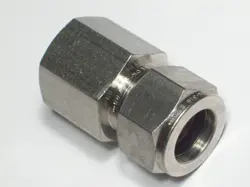 1- SWAGELOK STAINLESS STEEL CONNECTOR, 5/8