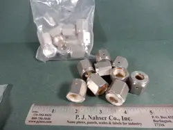 NUTS QTY 19