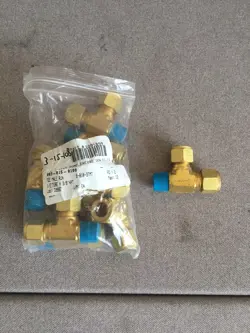 SWAGELOK B-810-3TMT