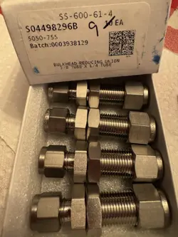SWAGELOK STAINLESS STEEL REDUCING BULKHEAD, 1/4