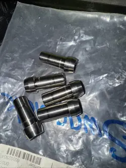 5 SWAGELOK STAINLESS STEEL PORT CONNECTOR, 1/2