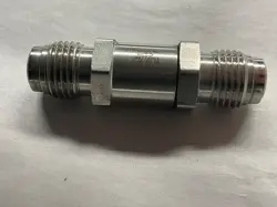 SWAGELOK SS-4C-VCR-1/3 POPPET CHECK VALVE, FIXED PRESSURE 1/4IN SS VCR NEW