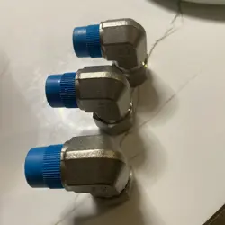 SWAGELOK LOT OF 3 SS-1210-2-8 ELBOW FITTING