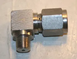 1/2 TUBE X 1/2 MNPT 316SS MALE ELBOW FITTING (60,000 PSI) SWAGELOK SNO-TRIK