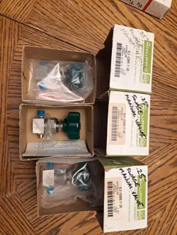 LOF OF 3 NUPRO / SWAGELOK - 6LV-HDBW6-P-GR - DIAPHRAGM SEALED VALVE