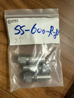 LOT OF 3PCS SWAGELOK SS-600-R-8