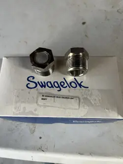 SWAGELOK MUD DAUBER 3/4