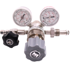 MATHESON 3810-590 DUAL-STAGE HIGH PURITY GAS REGULATOR W/ SWAGELOK T / ADAPTOR