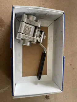 OPEN BOX SWAGELOK  SS-63TF8 - 1/2