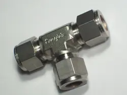 1 - SWAGELOK STAINLESS STEEL UNION TEE FITTING, 1/2