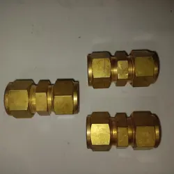 3 SWAGELOK BRASS COMPRESSION UNION FITTING, 5/8