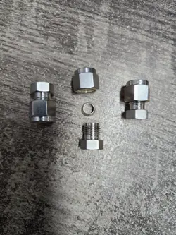 SWAGELOK SS-400-C 1/4IN 316 STAINLESS STEEL SS-402-1 LOT OF 3