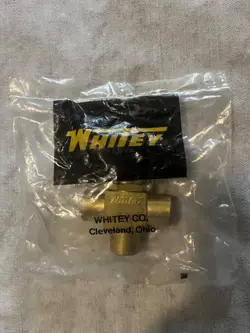 WHITEY SWAGELOK  B-43XF4 BRASS 1-PIECE 40 SERIES 3-WAY BALL VALVE 1/4 FNSP *NOS*