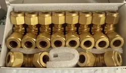 SWAGELOK B-600-4 BRASS UNION CROSS 3/8